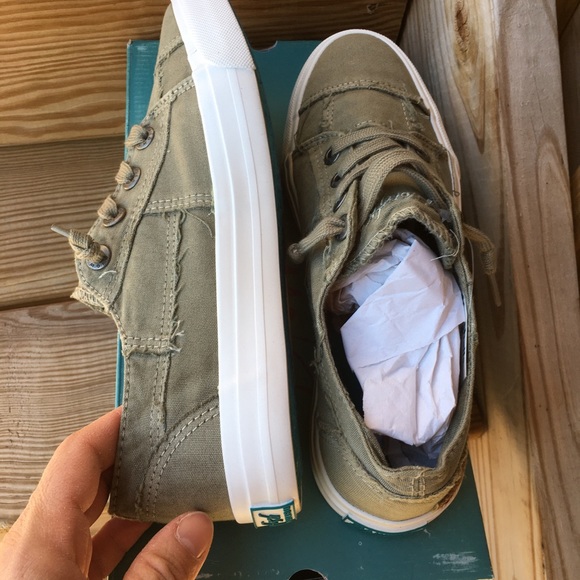 Restock 🐡Blowfish Army Green Sneakers🐡C - Picture 7 of 7